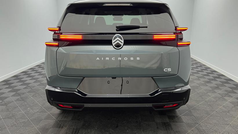 Aperçu du véhicule : Nouveau Hybrid 145 ch e-DCS6 Plus Vert Astoria - Toit Noir Perla Nera avec 2550€ d'équipements inclus