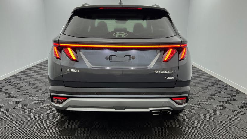 Aperçu du véhicule : 1.6 T-GDI 239 Hybrid BVA6 Executive Ecotronic Gray avec 1680€ d'équipements inclus