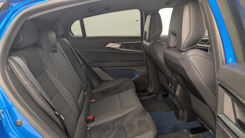 Aperçu du véhicule : hyper hybrid E-Tech 4x4 300 esprit Alpine