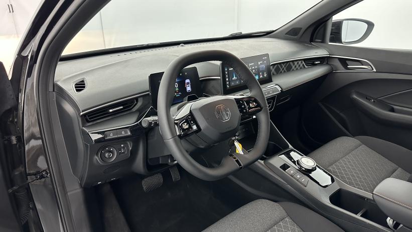 Aperçu du véhicule : 1.5 L Hybrid+ 195ch Standard
