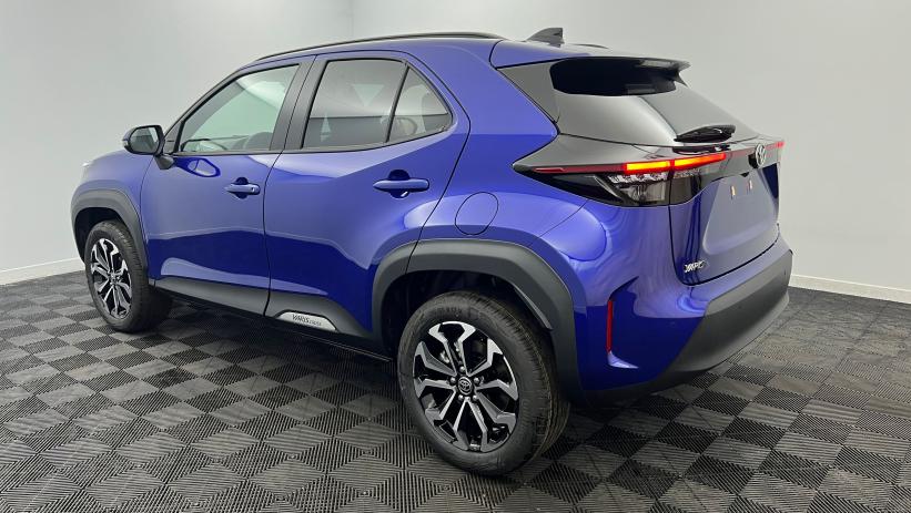 Aperçu du véhicule : Hybride 130ch 2WD Design Bleu Genièvre avec 2150€ d'équipements inclus