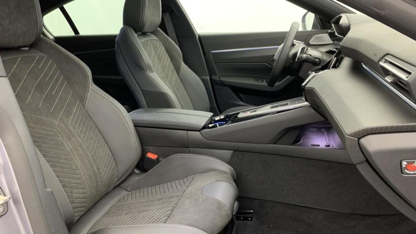 Aperçu du véhicule : Hybrid 225 e-EAT8 Allure