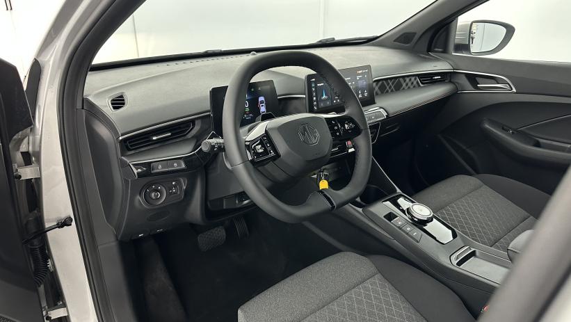 Aperçu du véhicule : 1.5 L Hybrid+ 195ch Standard