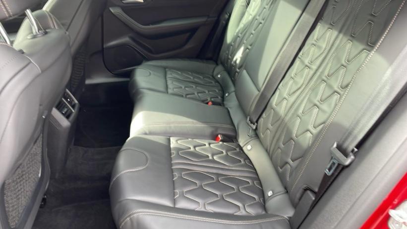 Aperçu du véhicule : Hybrid 225 e-EAT8 GT