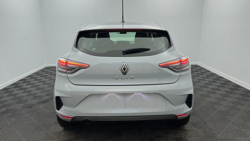 Aperçu du véhicule : Blue dCi 100 Evolution Gris Rafale avec 1100€ d'équipements inclus