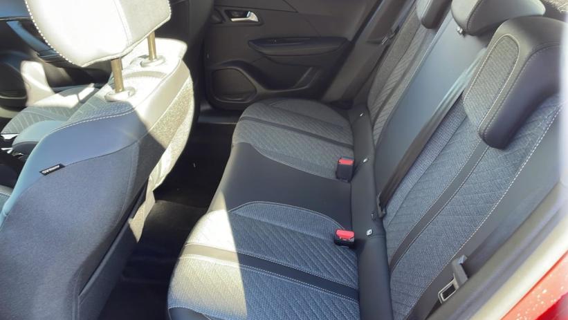 Aperçu du véhicule : Hybrid 136 e-DCS6 Allure