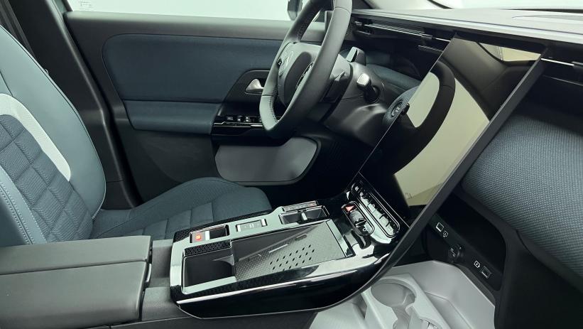 Aperçu du véhicule : Nouveau Hybrid 145 ch e-DCS6 Plus Vert Astoria - Toit Noir Perla Nera avec 2550€ d'équipements inclus