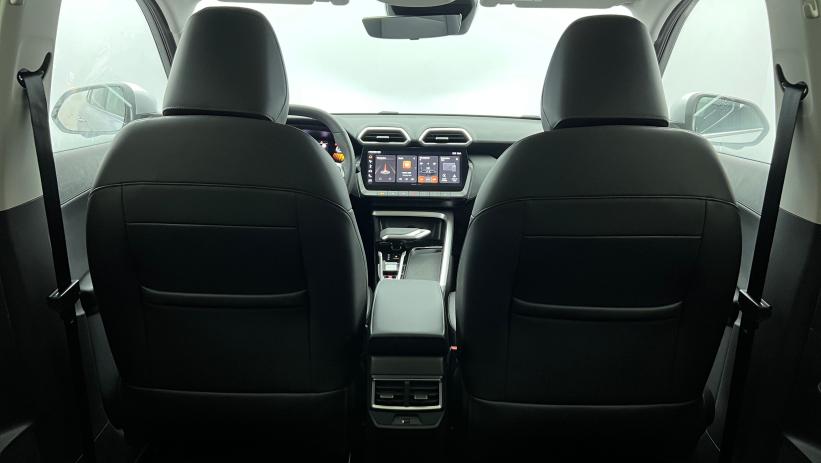 Aperçu du véhicule : 1.5 L Hybrid+ 197 ch Toit panoramique ouvrant Luxury Cosmic Silver avec 650€ d'équipements inclus