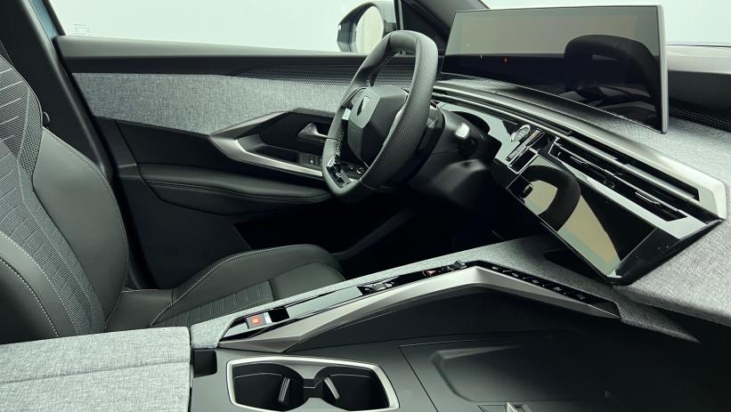 Aperçu du véhicule : Nouveau Hybrid 145 e-DCS6 GT Bleu Ingaro avec 2550€ d'équipements inclus