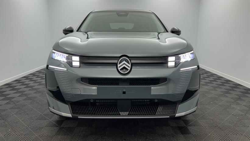 Aperçu du véhicule : Nouveau Hybrid 145 ch e-DCS6 Plus Vert Astoria - Toit Noir Perla Nera avec 2550€ d'équipements inclus