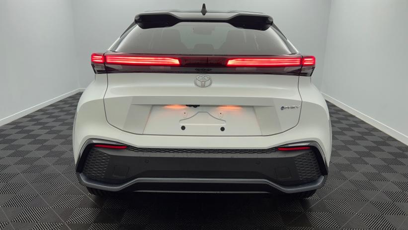 Aperçu du véhicule : Hybride Rechargeable 225 Collection Blanc Lunaire nacré - Toit Noir avec 3700€ d'équipements inclus