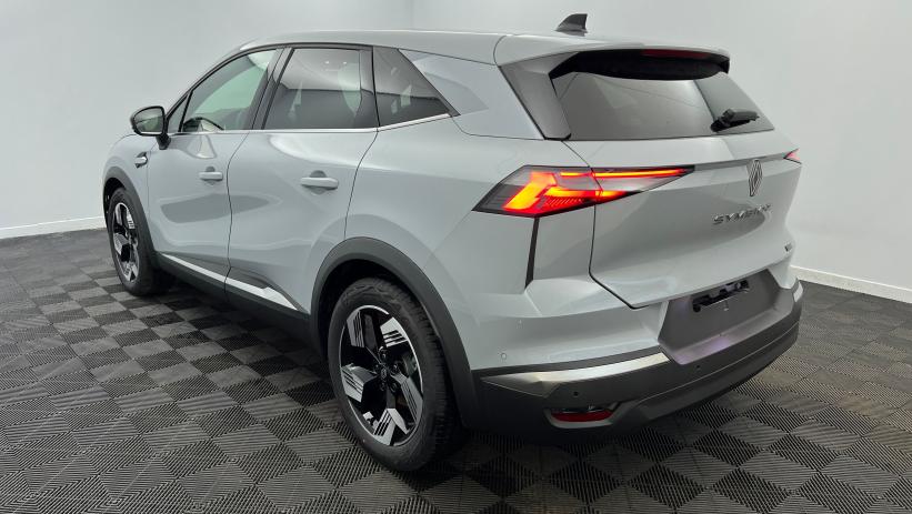 Aperçu du véhicule : E-Tech full hybrid 145 Techno Gris Rafale avec 1700€ d'équipements inclus