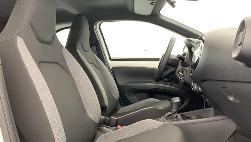 Aperçu du véhicule : 1.0 VVT-i 72 S-CVT Dynamic