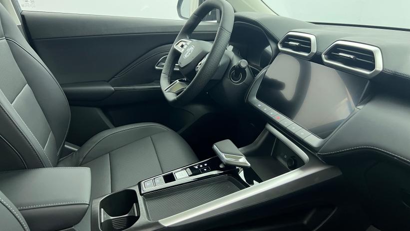 Aperçu du véhicule : 1.5 L Hybrid+ 197 ch Toit panoramique ouvrant Luxury Camden Grey avec 650€ d'équipements inclus