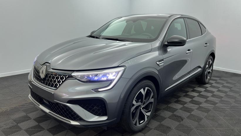 Aperçu du véhicule : E-Tech full hybrid 145 Techno Gris métallique avec 800€ d'équipements inclus