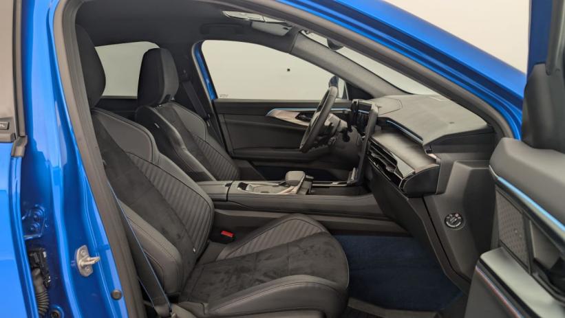 Aperçu du véhicule : hyper hybrid E-Tech 4x4 300 esprit Alpine