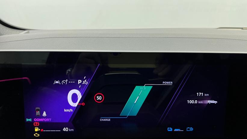 Aperçu du véhicule : E-Tech full hybrid 200 esprit Alpine Gris Schiste satin avec 2600€ d'équipements inclus