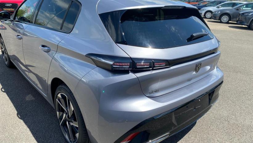 Aperçu du véhicule : ALLURE 1.5 BLUEHDI 130CV EAT8 + PACK ACCESS + NEUF 0KM