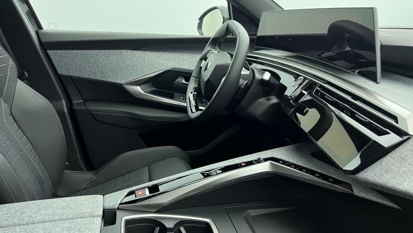 Aperçu du véhicule : Nouveau Hybrid 145 e-DCS6 GT Gris Titane avec 2470€ d'équipements inclus