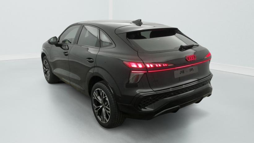 Aperçu du véhicule : E-HYBRID 272 CH S TRONIC 6 S LINE