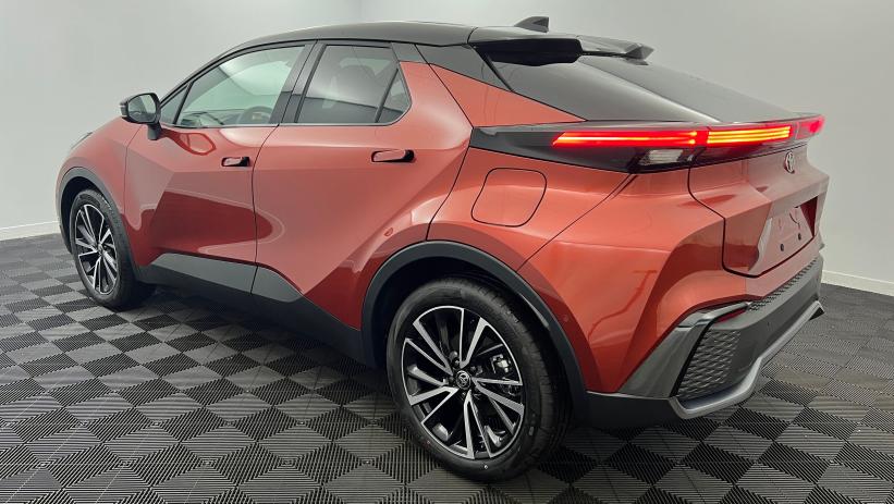 Aperçu du véhicule : Hybride Rechargeable 225 Collection Orange Sedona - Toit Noir avec 3700€ d'équipements inclus