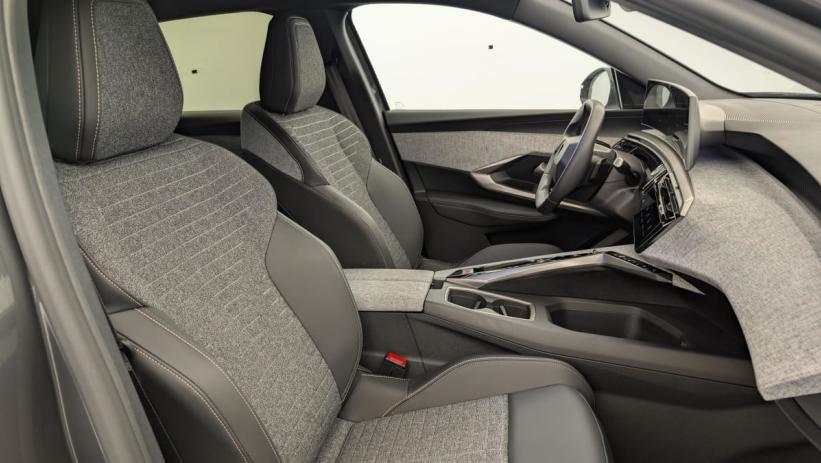 Aperçu du véhicule : Hybrid 145 e-DCS6 Allure