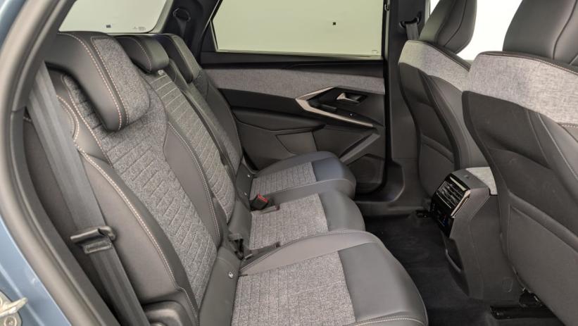 Aperçu du véhicule : HYBRID 145 CH E-DCS6 ALLURE