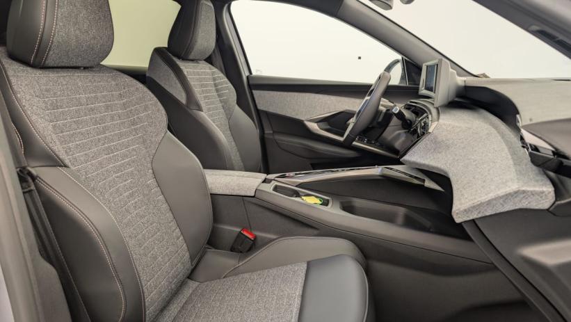 Aperçu du véhicule : Hybrid 145 e-DCS6 Allure