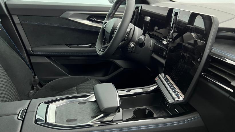 Aperçu du véhicule : E-Tech full hybrid 200 esprit Alpine Gris Schiste satin avec 2600€ d'équipements inclus