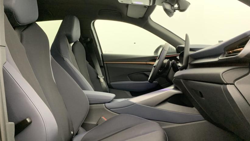 Aperçu du véhicule : 1.5 eHybrid 204 ch DSG6 V