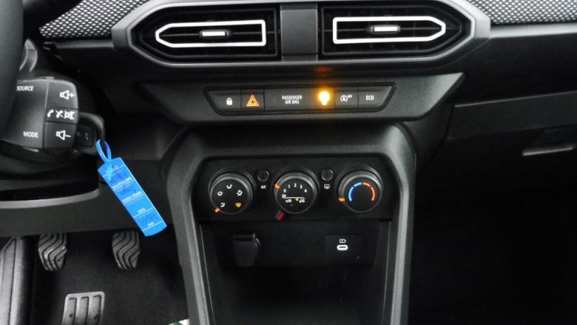 Aperçu du véhicule : 1.0 ECO-G 100CH EXPRESSION 7 PLACES -24