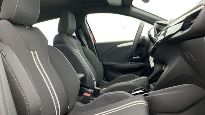 Aperçu du véhicule : 1.2 Turbo Hybrid 110 ch e-DCT6 GS