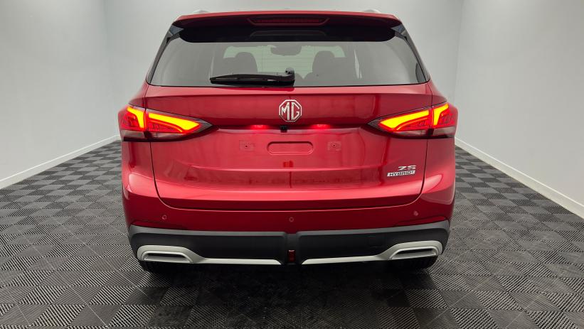 Aperçu du véhicule : 1.5 L Hybrid+ 197 ch Toit panoramique ouvrant Luxury Diamond Red avec 650€ d'équipements inclus