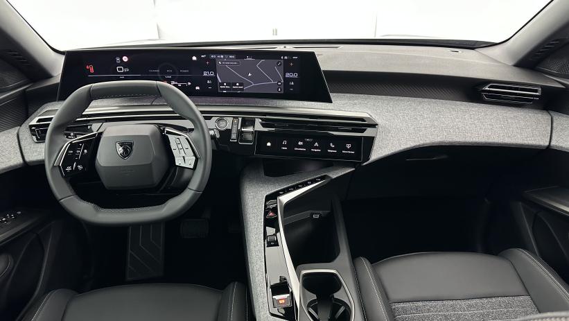 Aperçu du véhicule : III 1.2 Hybrid 145ch Allure e-DCS6