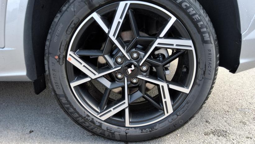 Aperçu du véhicule : TUCSON 1.6 T-GDI 239 Hybrid BVA6 N Line Creative