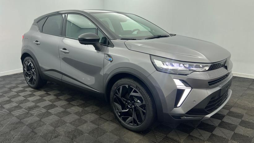 Aperçu du véhicule : E-Tech full hybrid 160 ch esprit Alpine Gris Cassiopée - Toit Noir Etoilé avec 1950€ d'équipements inclus