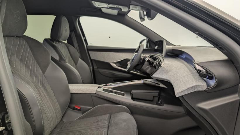 Aperçu du véhicule : HYBRID 145CH E-DCS6 GT