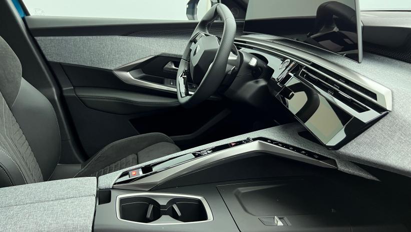 Aperçu du véhicule : Hybrid 145 e-DCS6 GT Bleu Obsession avec 5050€ d'équipements inclus