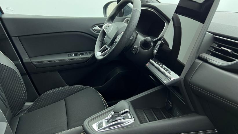 Aperçu du véhicule : E-Tech full hybrid 145 Iconic Bleu Mercure avec 950€ d'équipements inclus