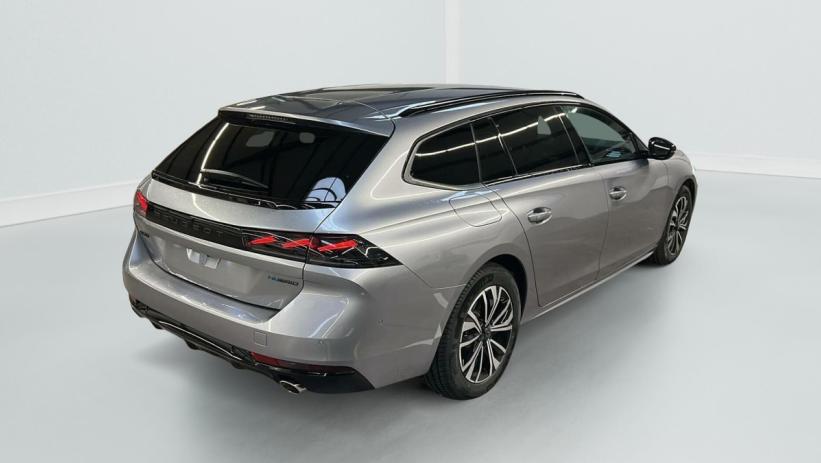 Aperçu du véhicule : Hybrid 225 e-EAT8 Allure