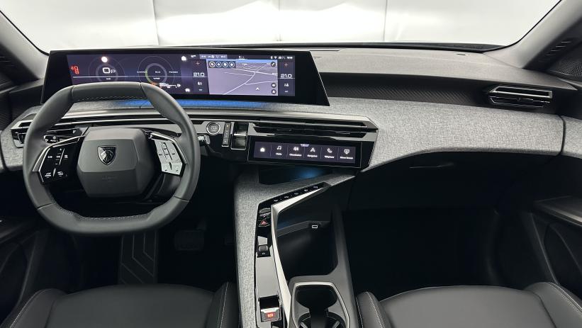 Aperçu du véhicule : III 1.2 Hybrid 145ch Allure e-DCS6
