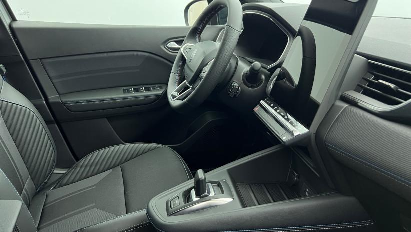 Aperçu du véhicule : E-Tech full hybrid 160 ch esprit Alpine Gris Cassiopée - Toit Noir Etoilé avec 1350€ d'équipements inclus