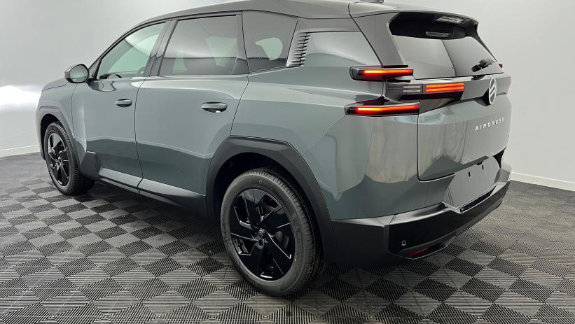 Aperçu du véhicule : Nouveau Hybrid 145 ch e-DCS6 Plus Vert Astoria - Toit Noir Perla Nera avec 2550€ d'équipements inclus