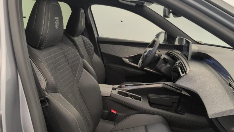 Aperçu du véhicule : HYBRID 145CH E-DCS6 GT