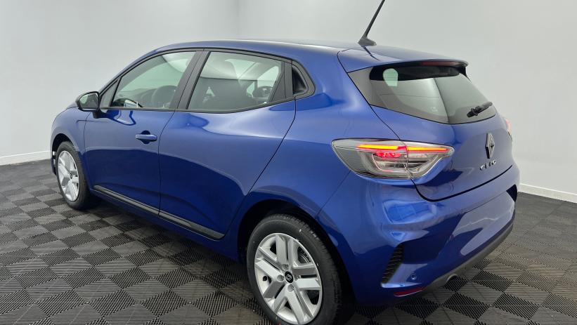 Aperçu du véhicule : Blue dCi 100 Evolution Bleu Iron avec 1250€ d'équipements inclus