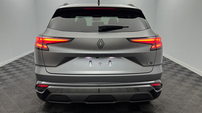 Aperçu du véhicule : full hybrid E-Tech 200 ch Esprit Alpine Gris Schiste - Toit Noir Etoilé avec 4800€ d'équipements inclus