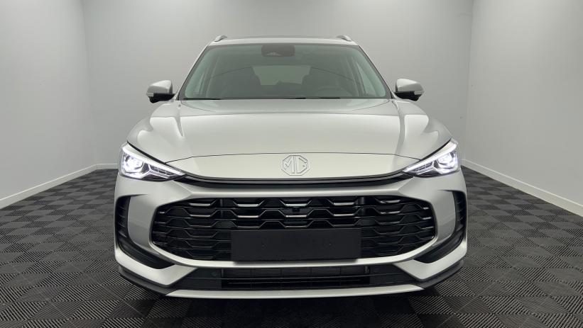 Aperçu du véhicule : 1.5 L Hybrid+ 197 ch Toit panoramique ouvrant Luxury Cosmic Silver avec 650€ d'équipements inclus