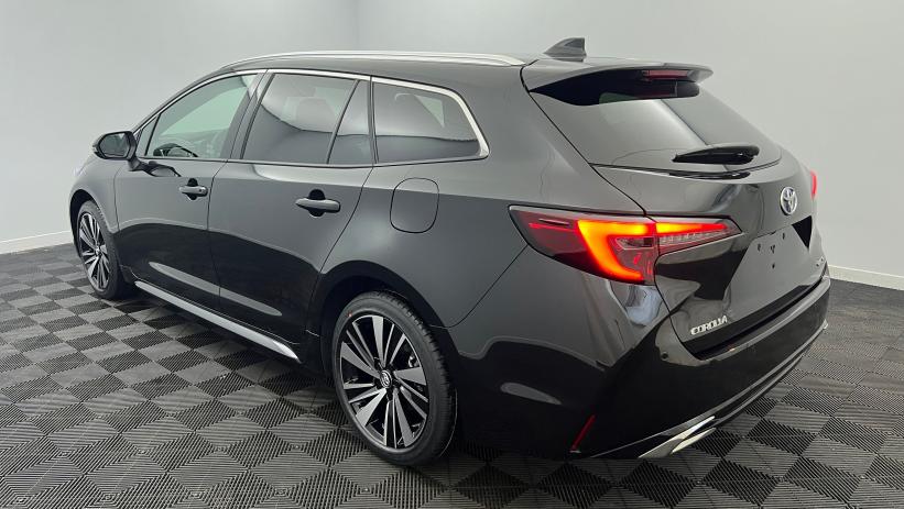 Aperçu du véhicule : Hybride 178ch Design Noir Intense avec 2390€ d'équipements inclus