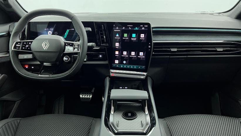 Aperçu du véhicule : full hybrid E-Tech 200 ch Esprit Alpine Gris Schiste - Toit Noir Etoilé avec 4800€ d'équipements inclus