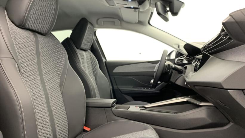 Aperçu du véhicule : BLUEHDI 130CH S S EAT8 ALLURE